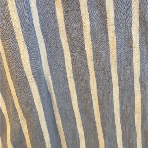 Old navy top - Picture 3 of 3